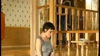 Пьяная мама на лестнице взяла у сына в рот и дала ему поебать себя в вагину