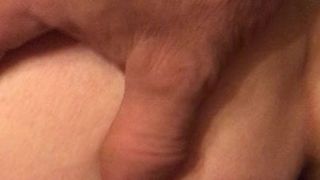 Муж длинным хером раком на полу присунул зрелой супруге в тугой пердак